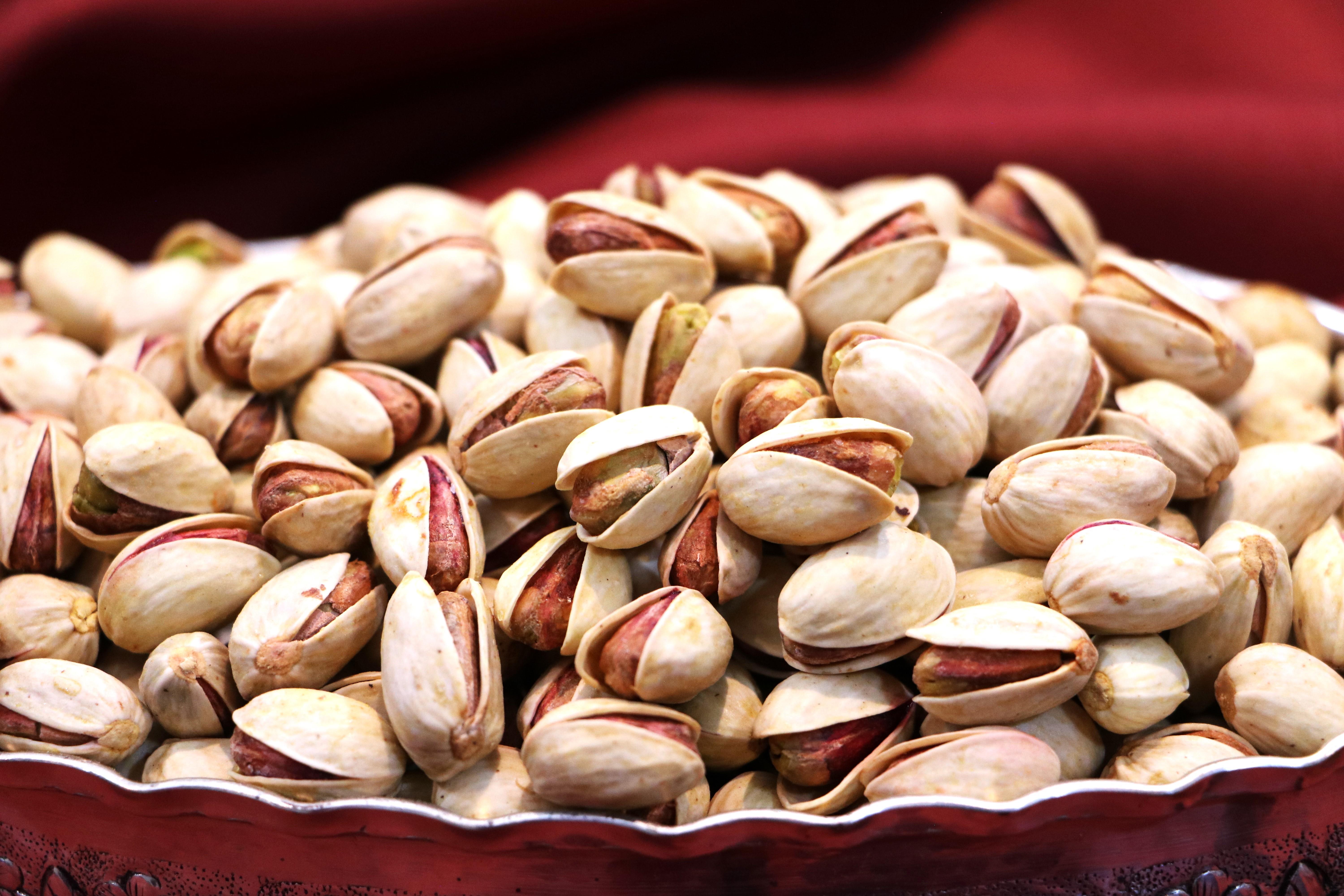 پسته احمدآقایی دستچین