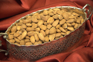 بادام خام آذر